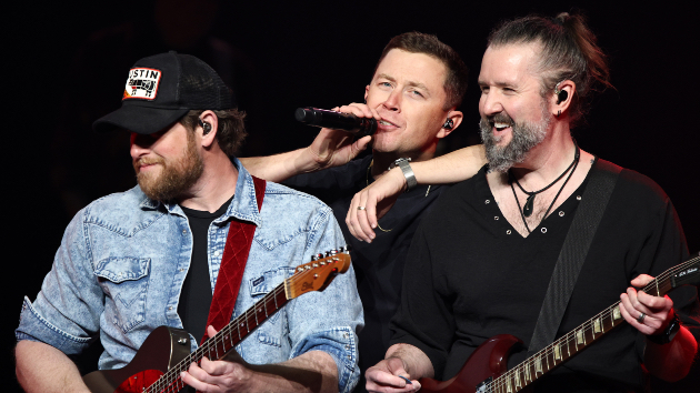 Scotty McCreery celebrates his first #1 in the Great White North